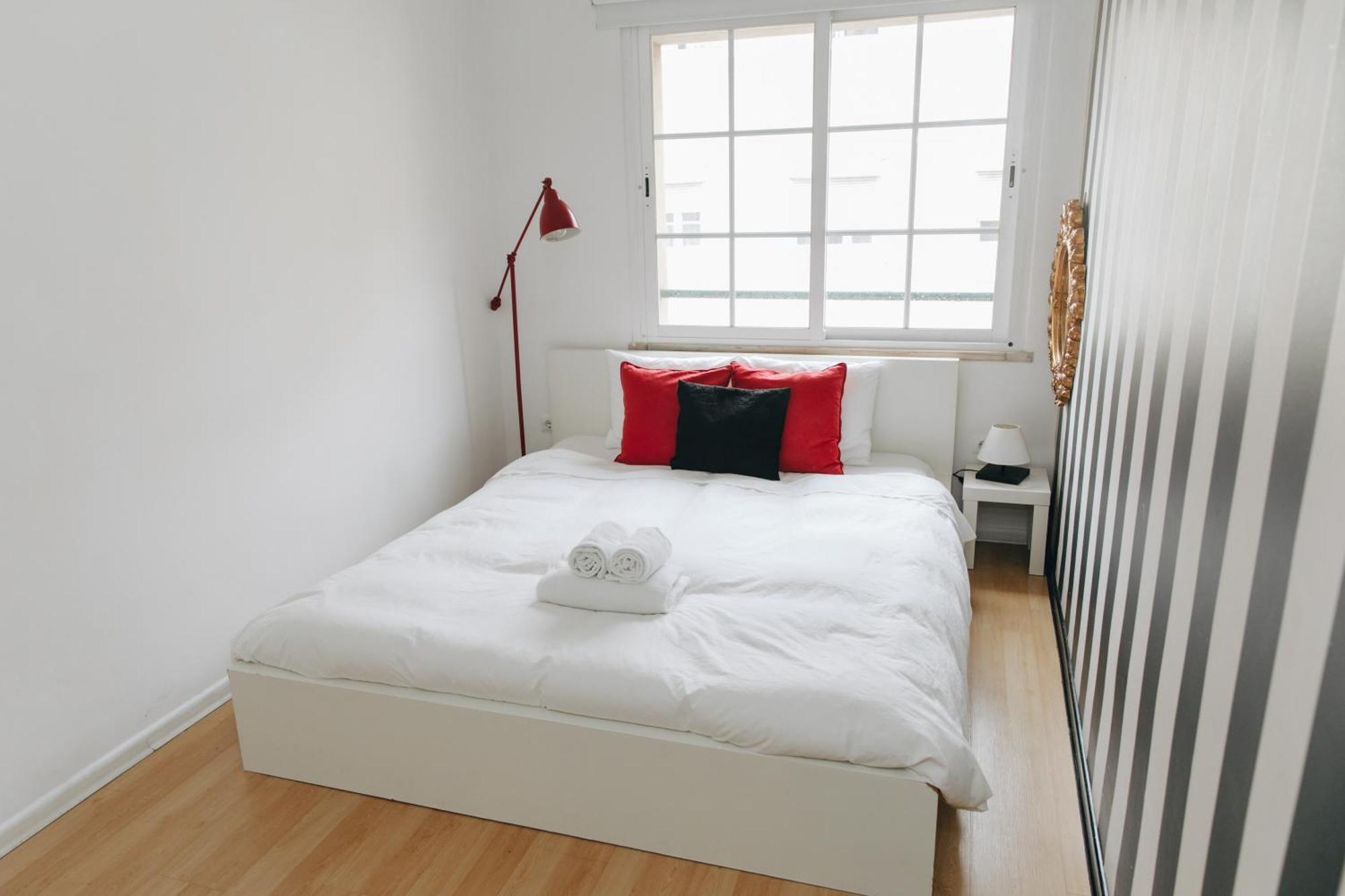 Cosy Near Feira Da Ladra Apartment *